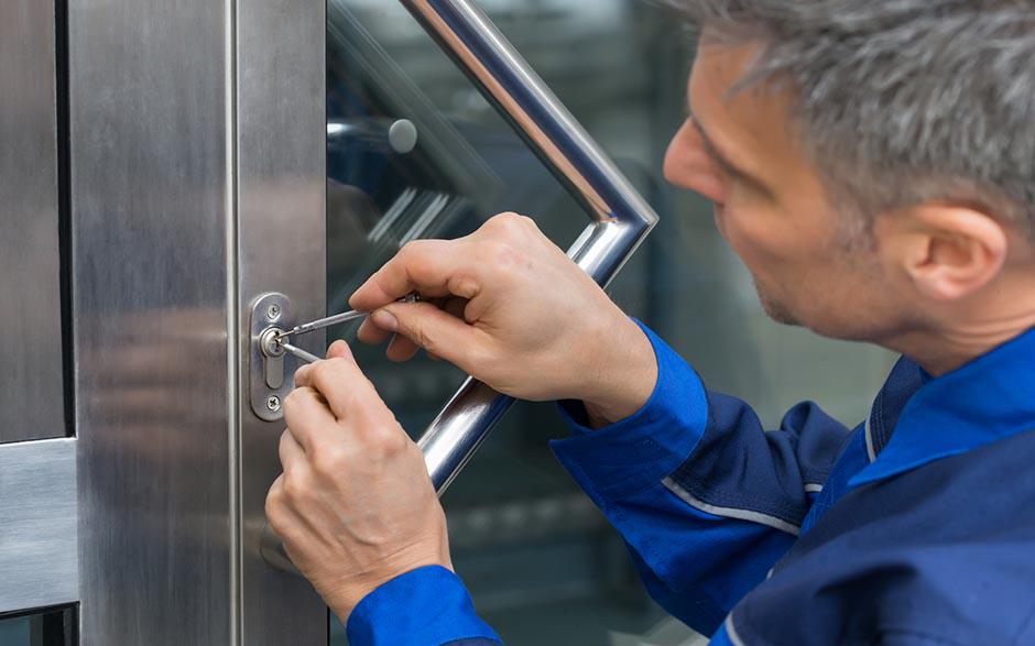travaux de serrurier ouverture de porte Fontains